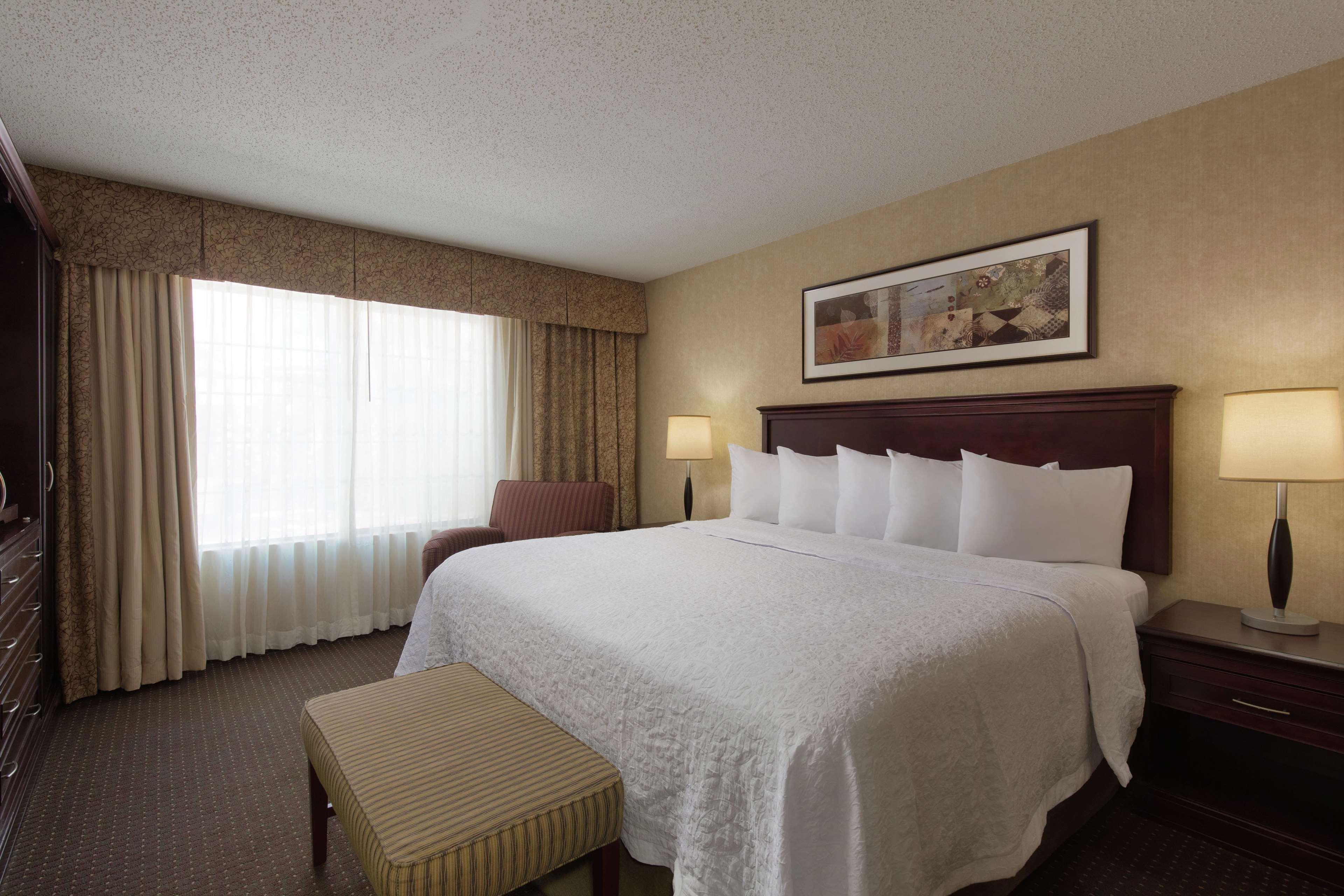 Embassy Suites Лаббок Экстерьер фото