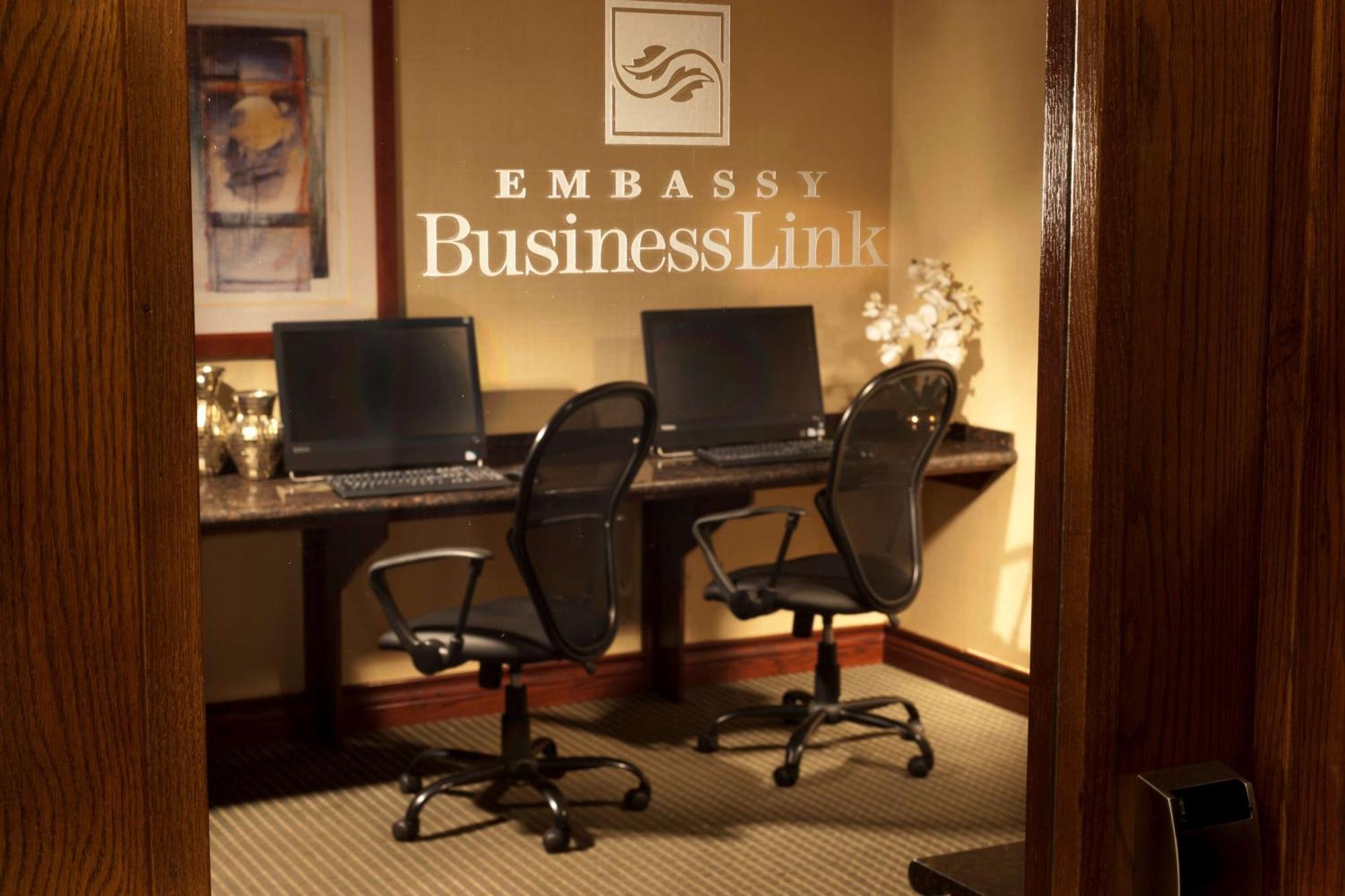 Embassy Suites Лаббок Экстерьер фото