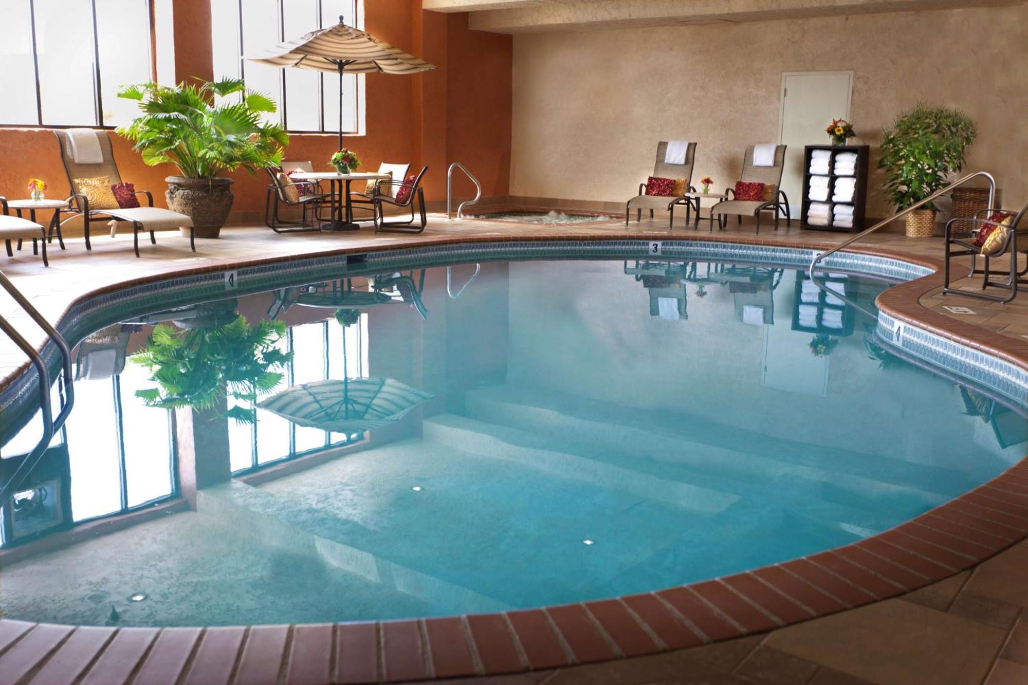 Embassy Suites Лаббок Экстерьер фото